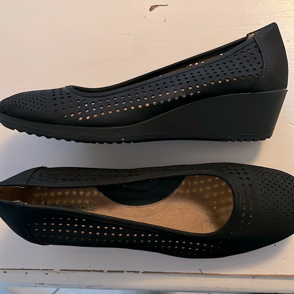 Naturalizer Black Wedges